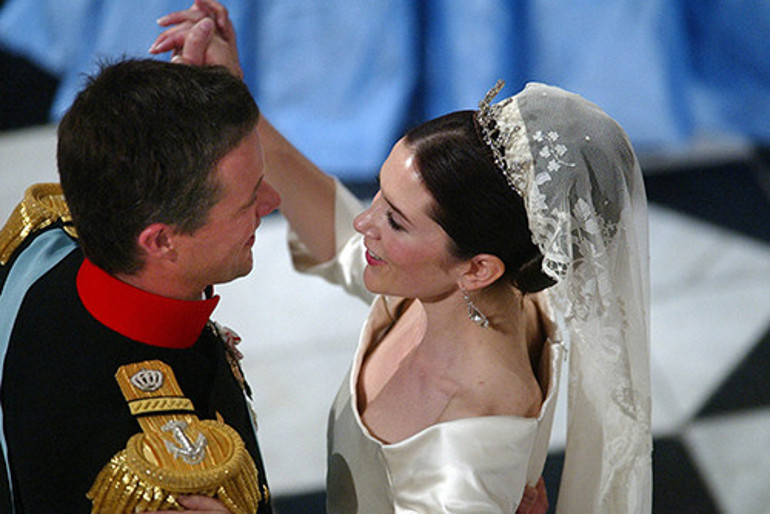 Daha hayattayken tahtına oturdu: Bir süreliğine kraliçe