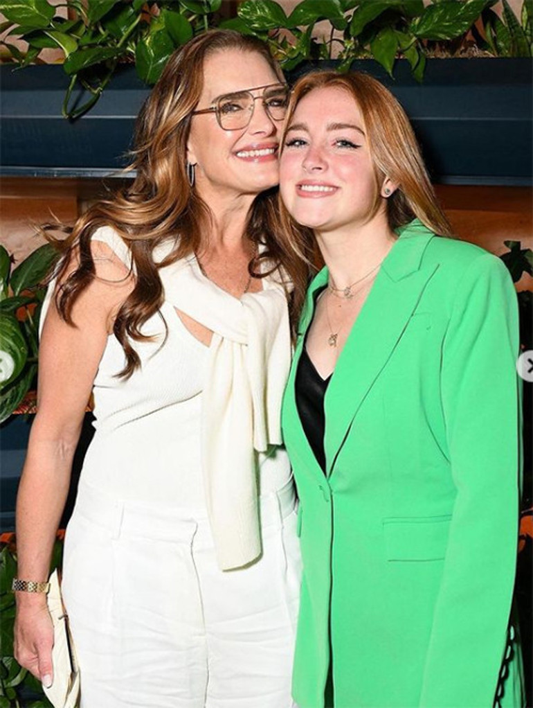 Ünlü oyuncu, emekli olunca yerini kızına bırakacak: Yüzünde annesinin güzelliğinden izler var