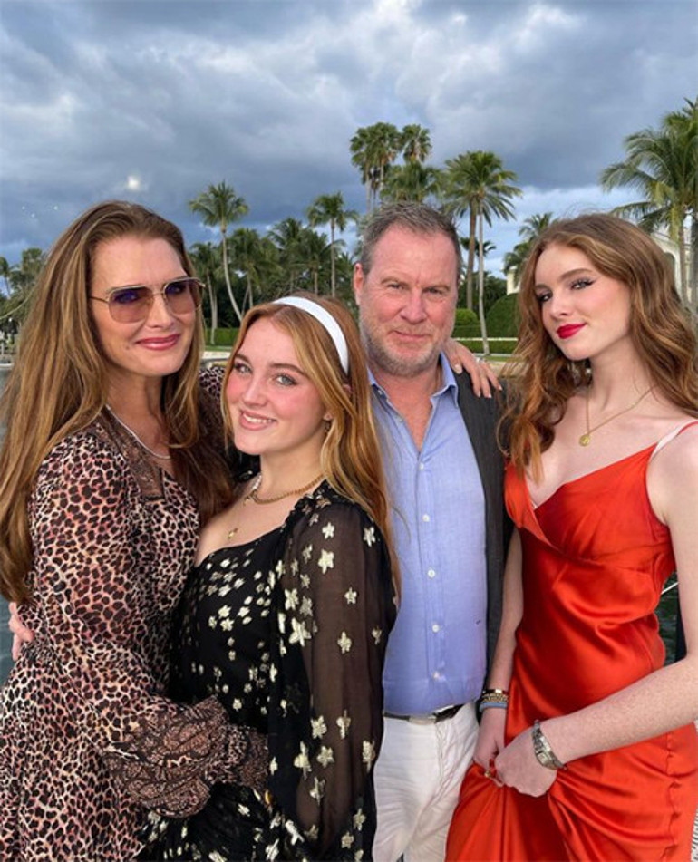 Ünlü oyuncu, emekli olunca yerini kızına bırakacak: Yüzünde annesinin güzelliğinden izler var