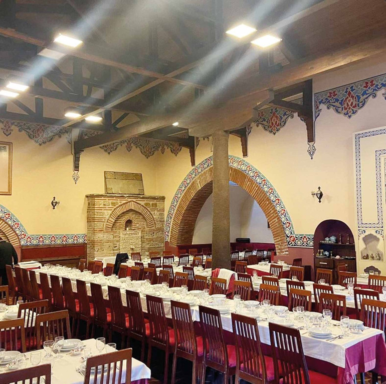 Mükellef bir iftar için...
