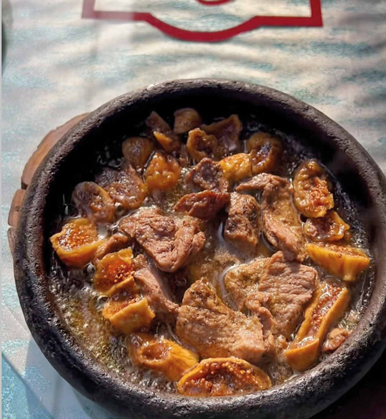 Mükellef bir iftar için...
