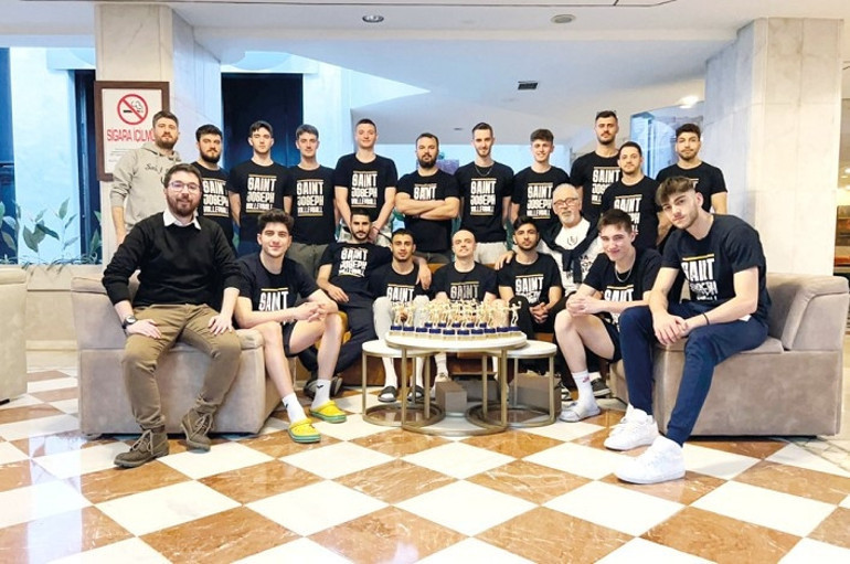 Siyaset sosyal medyada değil sokakta yapılır