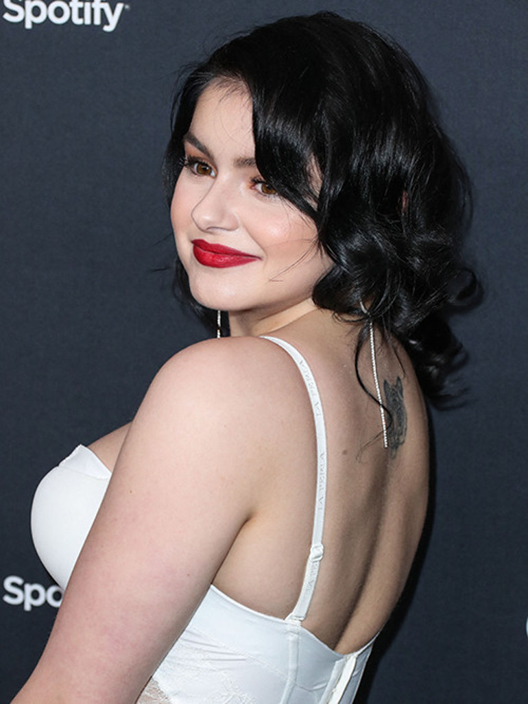 Oyuncu olmaya annesi zorlamış: Çıplak sahnede oynamam gerekse onu bile kabul ederdi