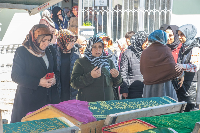 Elazığdaki aile katliamı... Son yolculuklarına uğurlandılar