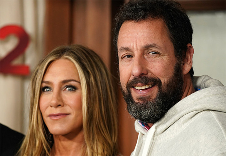 Yıllar onu yaşlandıramadı: Jennifer Aniston görenleri büyülemeye devam ediyor