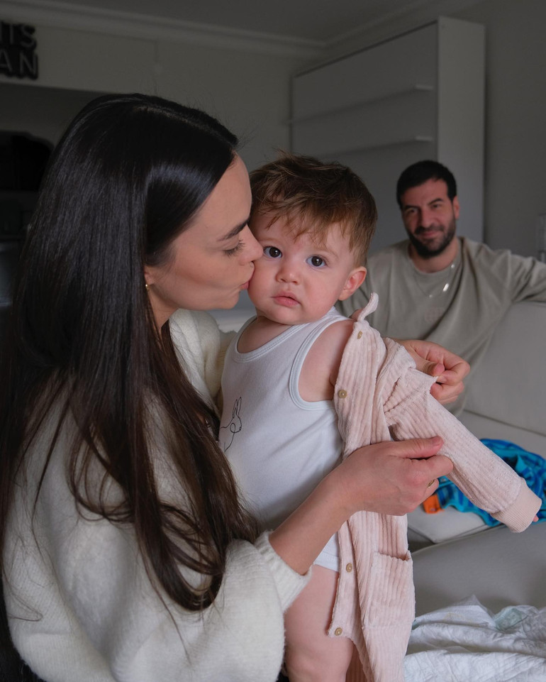 Ünlü sanatçıdan duygulandıran paylaşım... İyi ki tek kızınız olmuşum