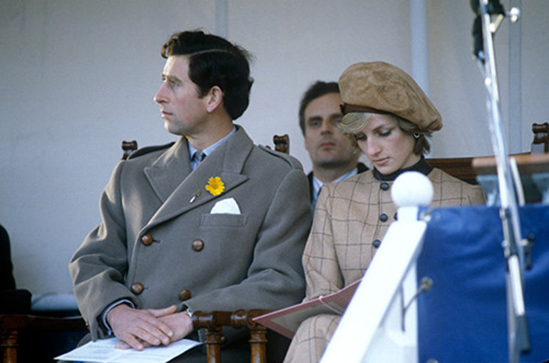 Ona bir gün bile böyle bakmadı Camillanın şövalyesi