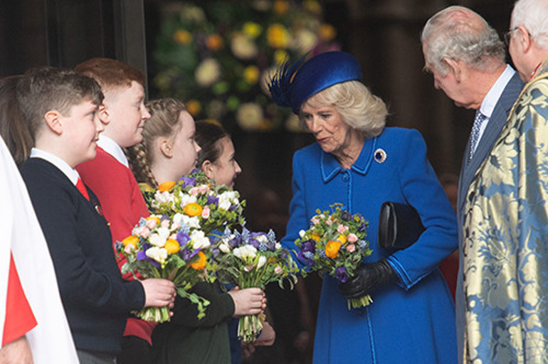 Ona bir gün bile böyle bakmadı Camillanın şövalyesi