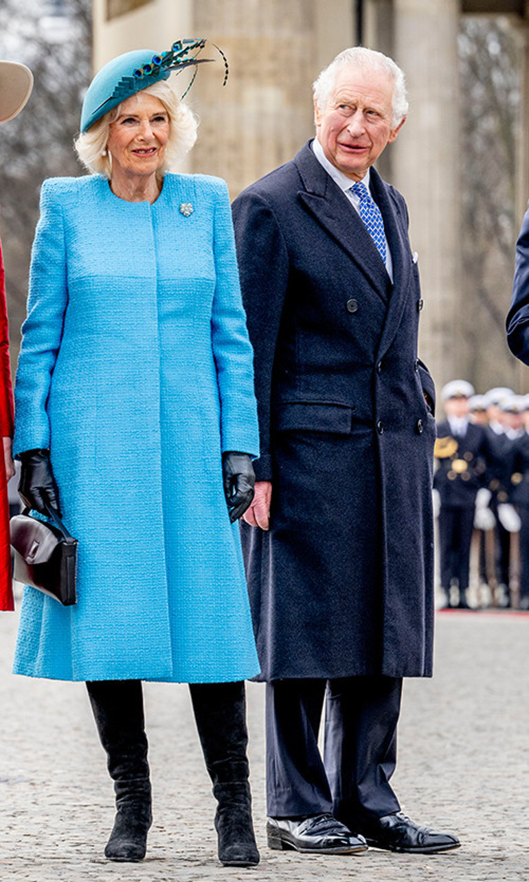 Ona bir gün bile böyle bakmadı Camillanın şövalyesi