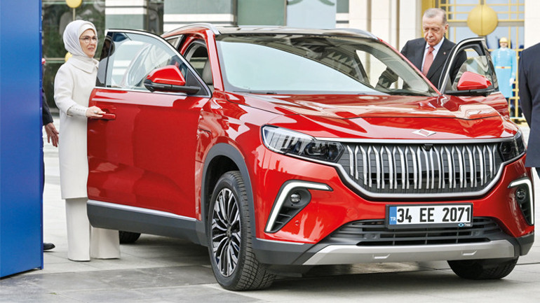 Togg’da ilk teslimat... Erdoğan: Yolun da bahtın da açık olsun