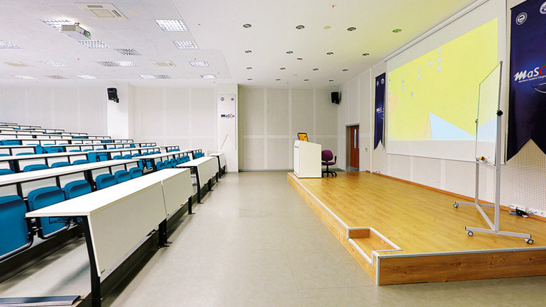 Yüz yüzede ilk gün: Derslikler boş kaldı