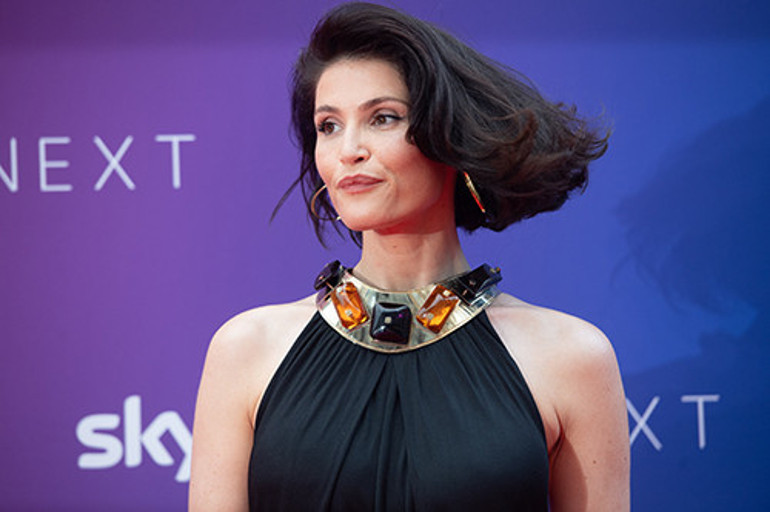 Konuşurken yüzüme değil göğüslerime bakıyordu: Eski moda dinozorlar hâlâ bildiğiniz gibi