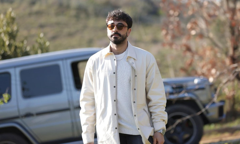 Çiftliği kurtarmak için milyonluk yüzüğünü sattı