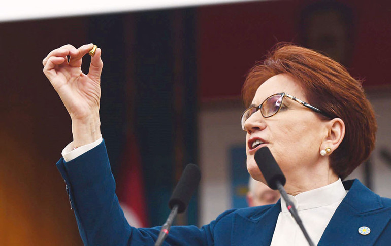 Akşener’den kurşunla tehlikeli şov