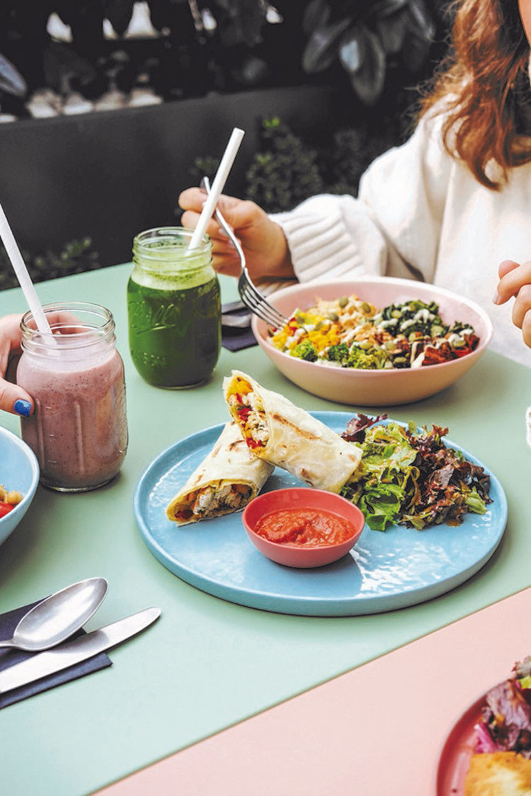 Sürpriz yakınlaşma... Kerem’e influencer sevgili