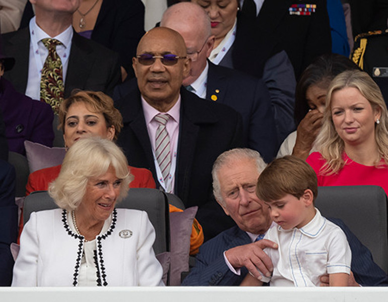 Sen de vaktinde uslu dursaydın Louis: Karar son anda belli olacak