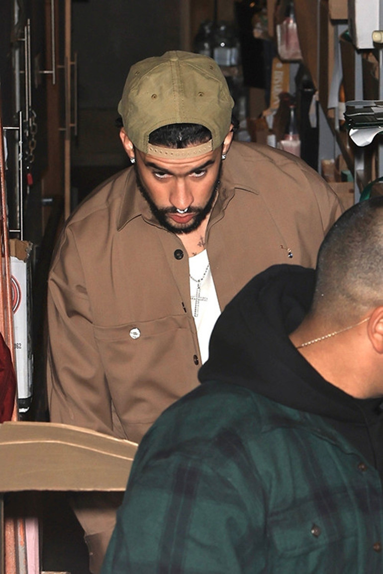 At sırtında romantizm Genç aşıklar baş başa görüntülendi