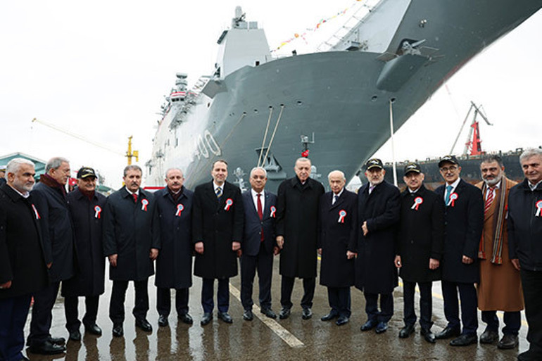 TCG Anadolu dünyada manşet: Erdoğan askeri gücünü gösterdi