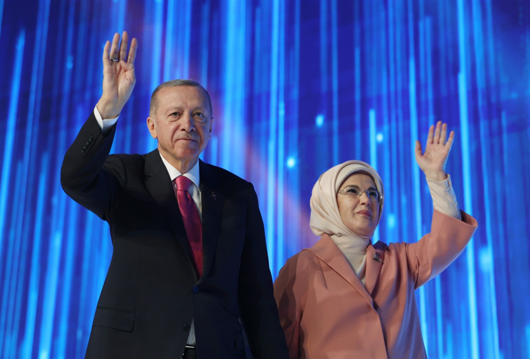 AK Partinin seçim beyannamesi açıklandı... Cumhurbaşkanı Erdoğan müjdeleri sıraladı