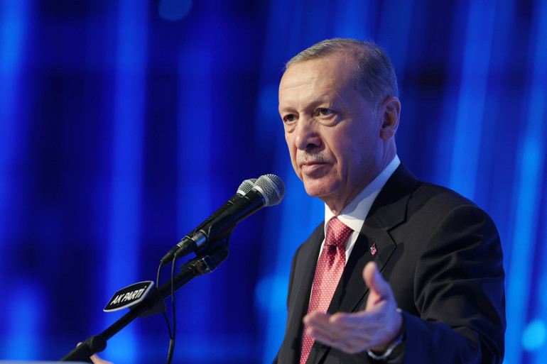 AK Partinin seçim beyannamesi açıklandı... Cumhurbaşkanı Erdoğan müjdeleri sıraladı