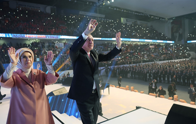 AK Partinin seçim beyannamesi açıklandı... Cumhurbaşkanı Erdoğan müjdeleri sıraladı