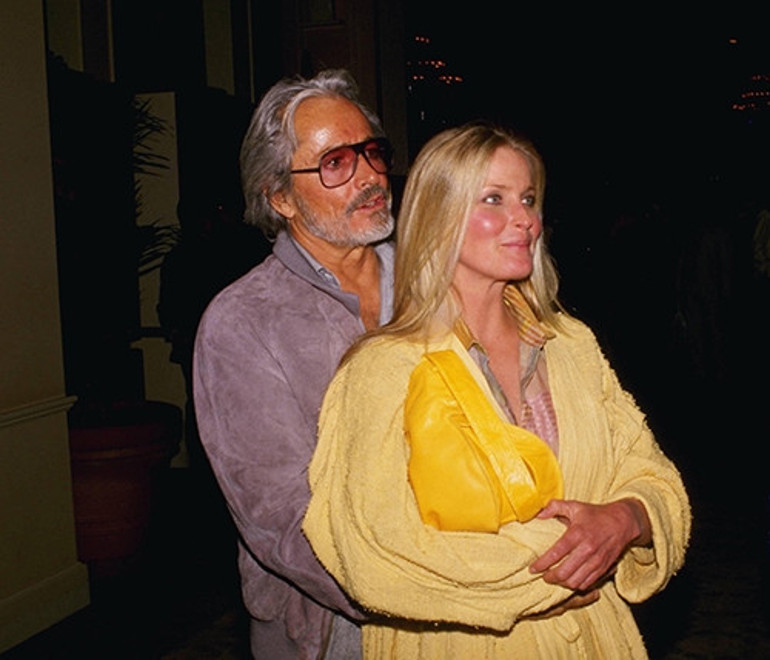 Ünlü oyuncu 19 yaşında nişanlandı, tartışma çıktı: Ben o yaşta evden bile çıkamıyordum