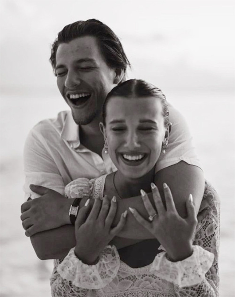 Ünlü oyuncu 19 yaşında nişanlandı, tartışma çıktı: Ben o yaşta evden bile çıkamıyordum