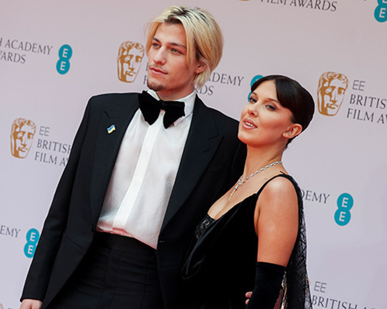 Ünlü oyuncu 19 yaşında nişanlandı, tartışma çıktı: Ben o yaşta evden bile çıkamıyordum