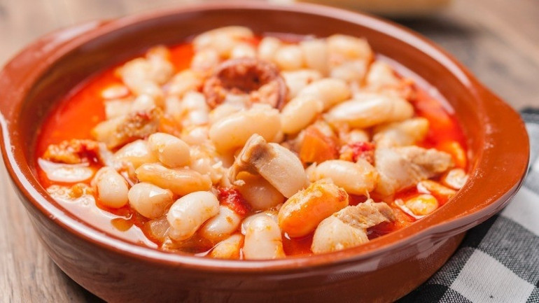 Rüzgar Sünbül ile Ramazan 21. gün menüsü: Kıymalı şehriye çorbası, etli kuru fasulye, gelin pastası...