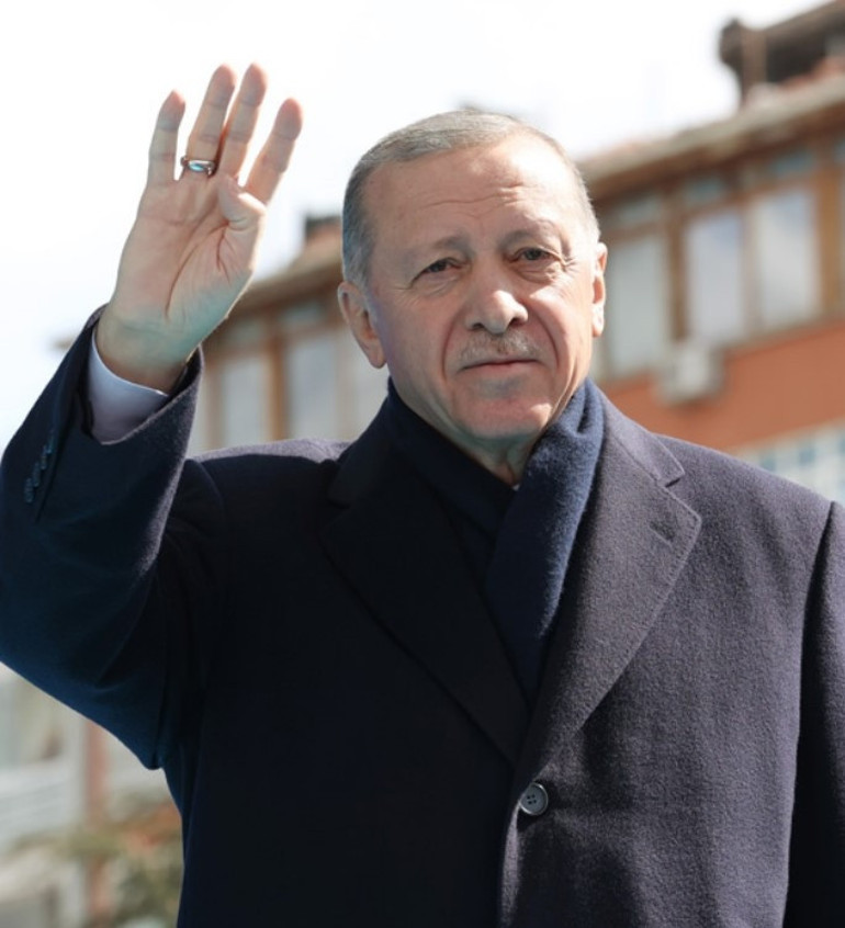 Son dakika...  Cumhurbaşkanı Erdoğandan muhalefete tepki: 7li masayı tekmeleyip yine oturdular