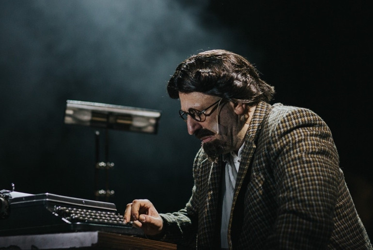Hayri İrdal artık sahnede