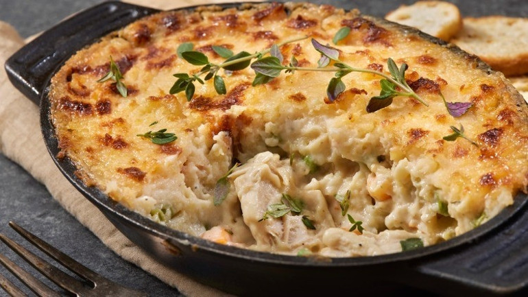 Rüzgar Sünbül ile Ramazan 24. gün menüsü: Sütlü domates çorbası, patlıcan balığı, muhallebili bisküvi pasta...