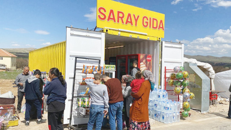Enkazdaki Bakkal Amca’ya bir sihirli el uzandı