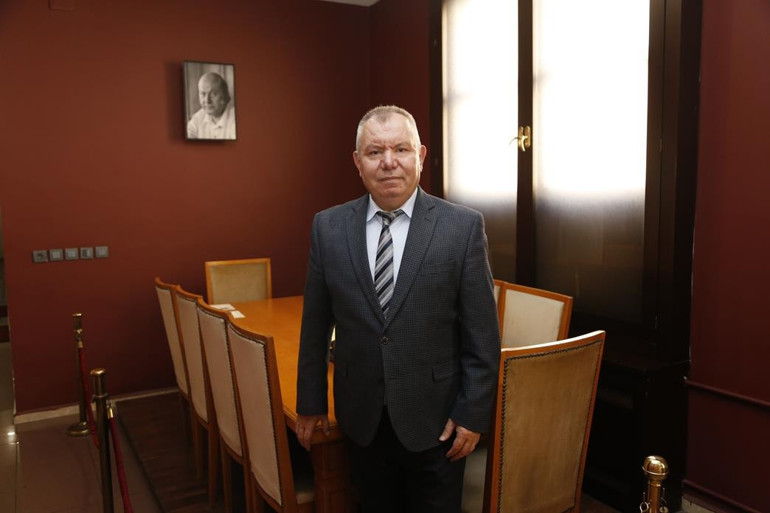 Tiyatro mabedi Evkaf Apartmanı