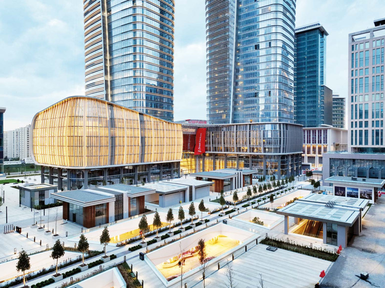 Finans Merkezi’nde bankalar faaliyette