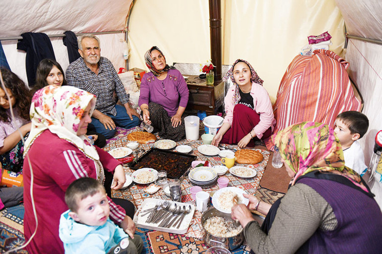 En güzel bayram hediyesi... Köy evleri teslim ediliyor