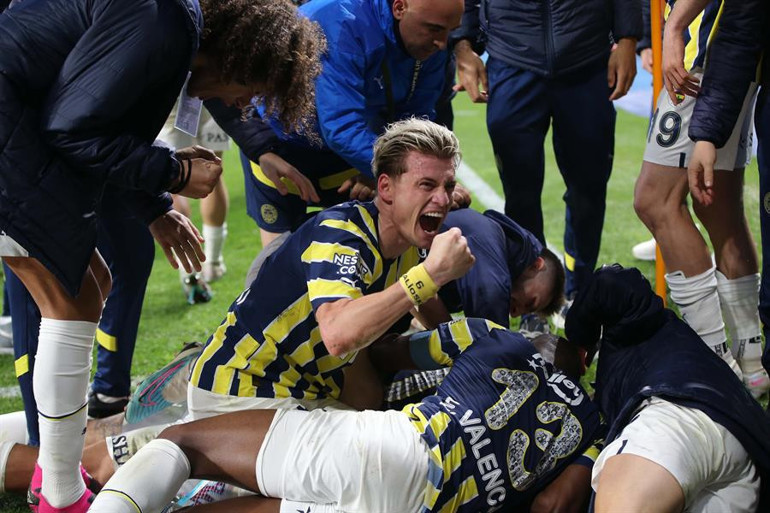 Başakşehir galibiyetine rağmen Fenerbahçede Oosterwolde hayal kırıklığı yarattı İrfan Can Kahveci ve Arda Güler ise... Feci performans, pes etmiyor...