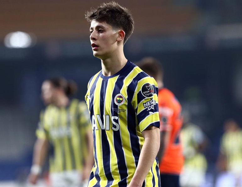 Başakşehir galibiyetine rağmen Fenerbahçede Oosterwolde hayal kırıklığı yarattı İrfan Can Kahveci ve Arda Güler ise... Feci performans, pes etmiyor...