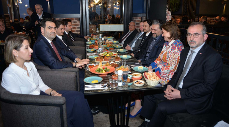 Hollanda Türk Girişimci Dernekleri Platformu’ndan iftar yemeği