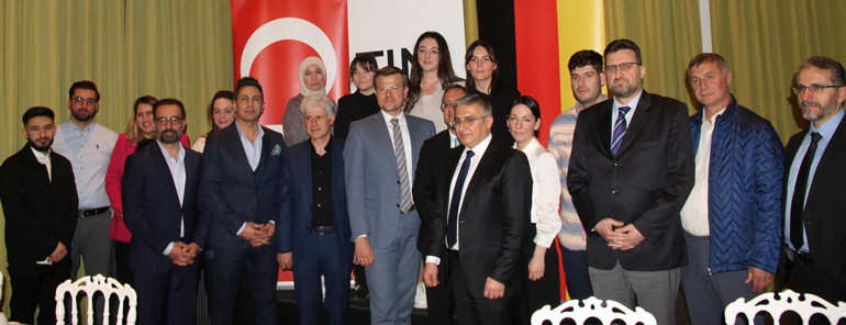 ‘Gençlerimize sahip çıkalım’