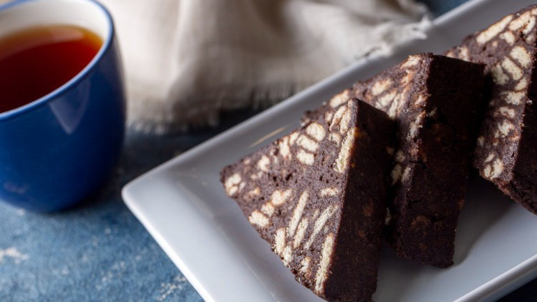 Rüzgar Sünbül ile Ramazan 29.gün menüsü: Mercimekli hamur çorbası, yufkadan kıymali pide, mozaik pasta...