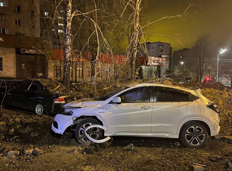 Rusya yanlışlıkla kendi kentini bombaladı Dev bir krater oluştu...