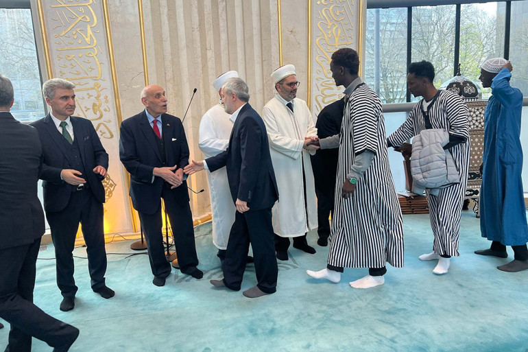 Köln DİTİB Merkez Camii’nde bayram sevinci