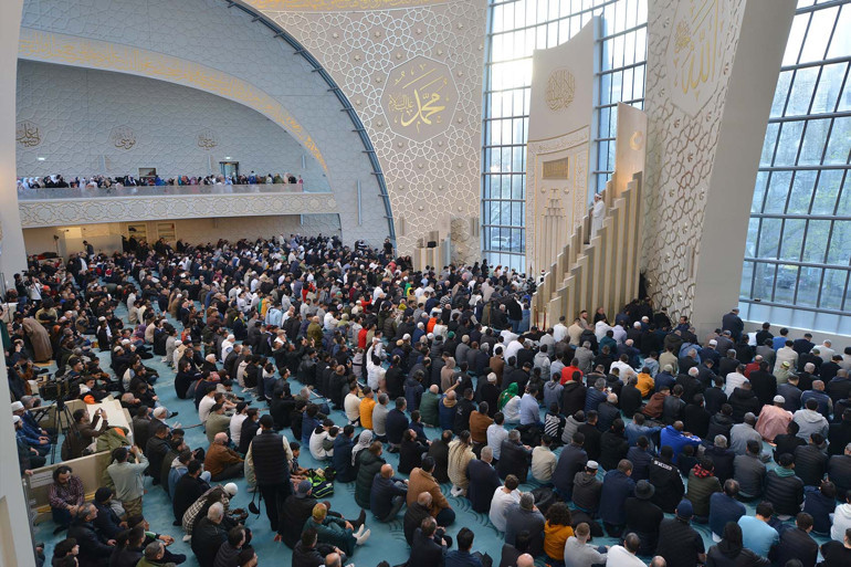 Köln DİTİB Merkez Camii’nde bayram sevinci