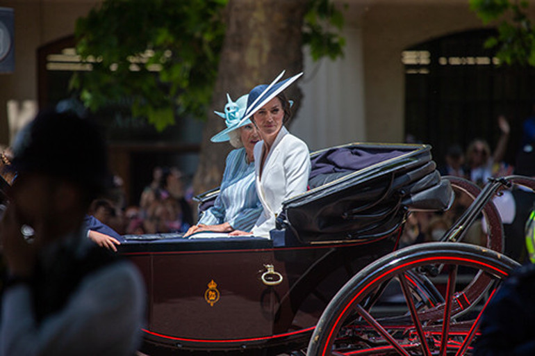 Son buluşmayı belgelemek yine Katee düştü