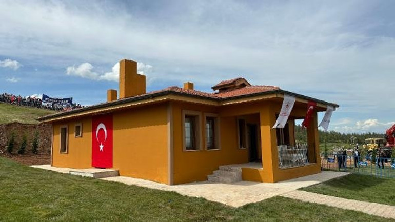 Son dakika: Cumhurbaşkanı Erdoğan, köy evleri teslim töreninde açıkladı... Çiftçilere 10 yeni müjde