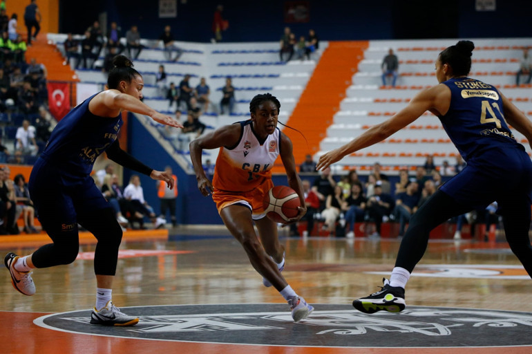 Fenerbahçe Alagöz final serisinde 2-0 öne geçti