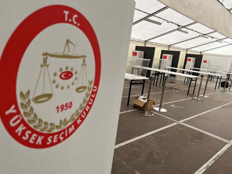 Köln Konsolosluğu’nda seçim hazırlıkları tamam