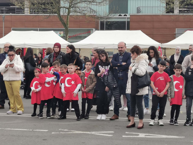 Almanya’da 23 Nisan coşkusu