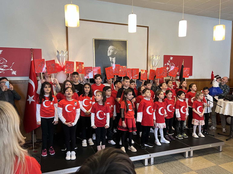 Almanya’da 23 Nisan coşkusu